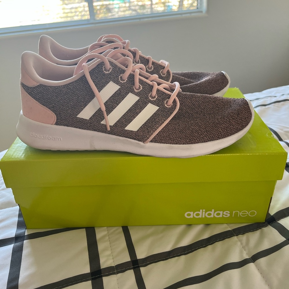 Adidas cloudfoam memory footbed size 9